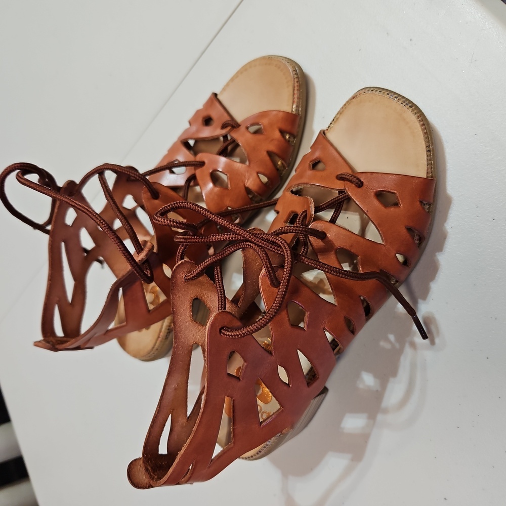 Women's shoes